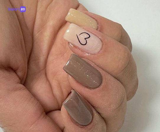 نمونه کار مبینا بالیغ فر(متخصص ناخن) 2