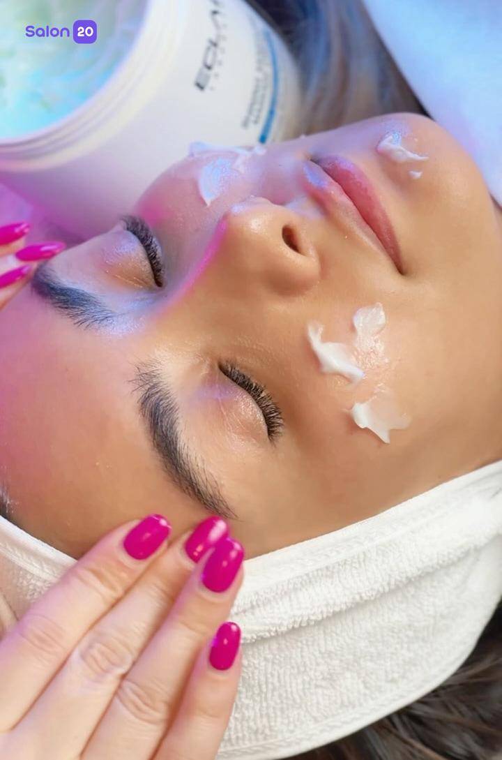 برترین پاکسازی پوست (facial) نزدیک به خیابان فرشته